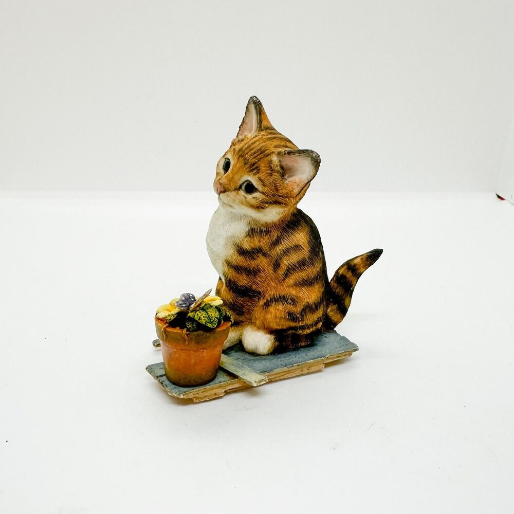 Vintage Country Artist Tabby Cat Flower Pot Kitten Figurine